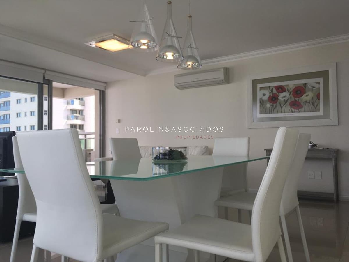 Apartamento en venta en Torre Imperiale III, Punta del Este.