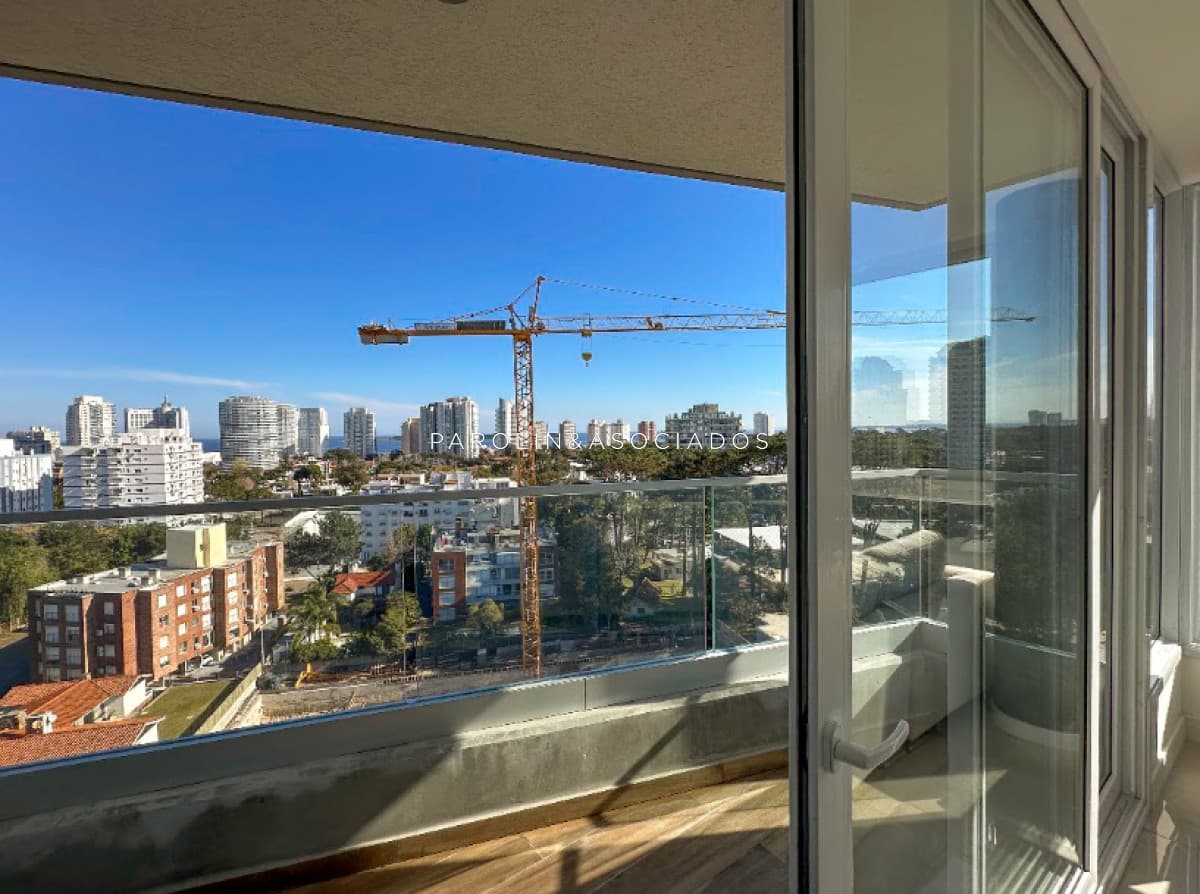 Departamento en Venta de 3 Dormitorios en edificio View ll, Punta del Este
