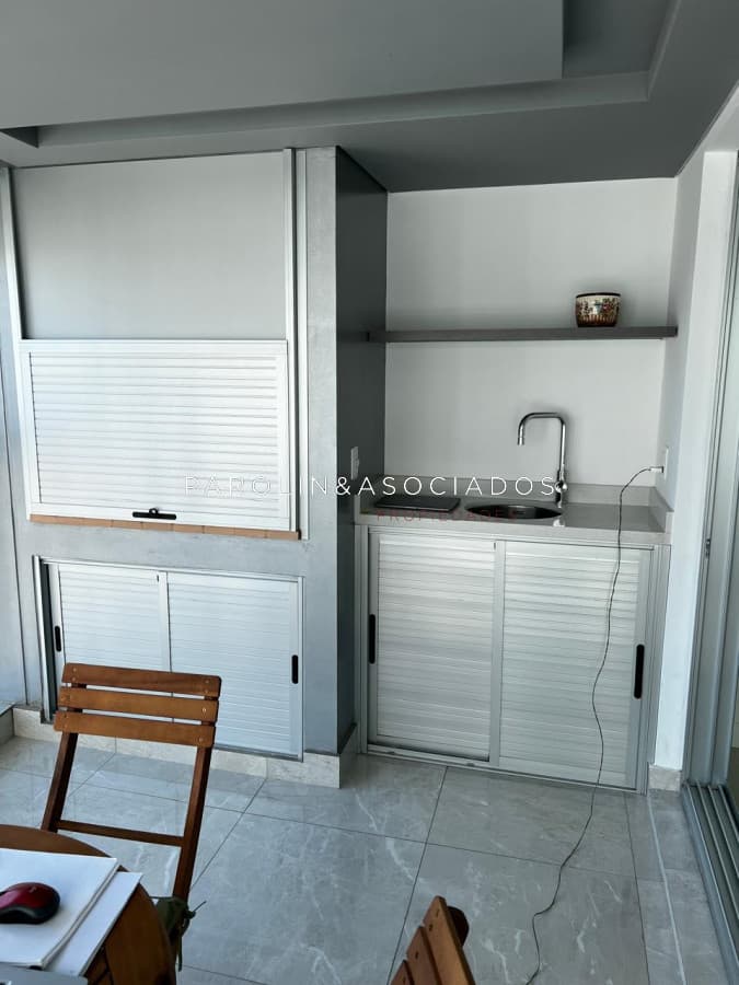 Apartamento de 2 dormitorios en venta en Miami Boulevard, Punta del Este.
