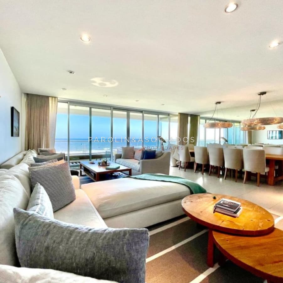 Penthouse duplex en venta en Tiburón Terrazas, Punta del Este.