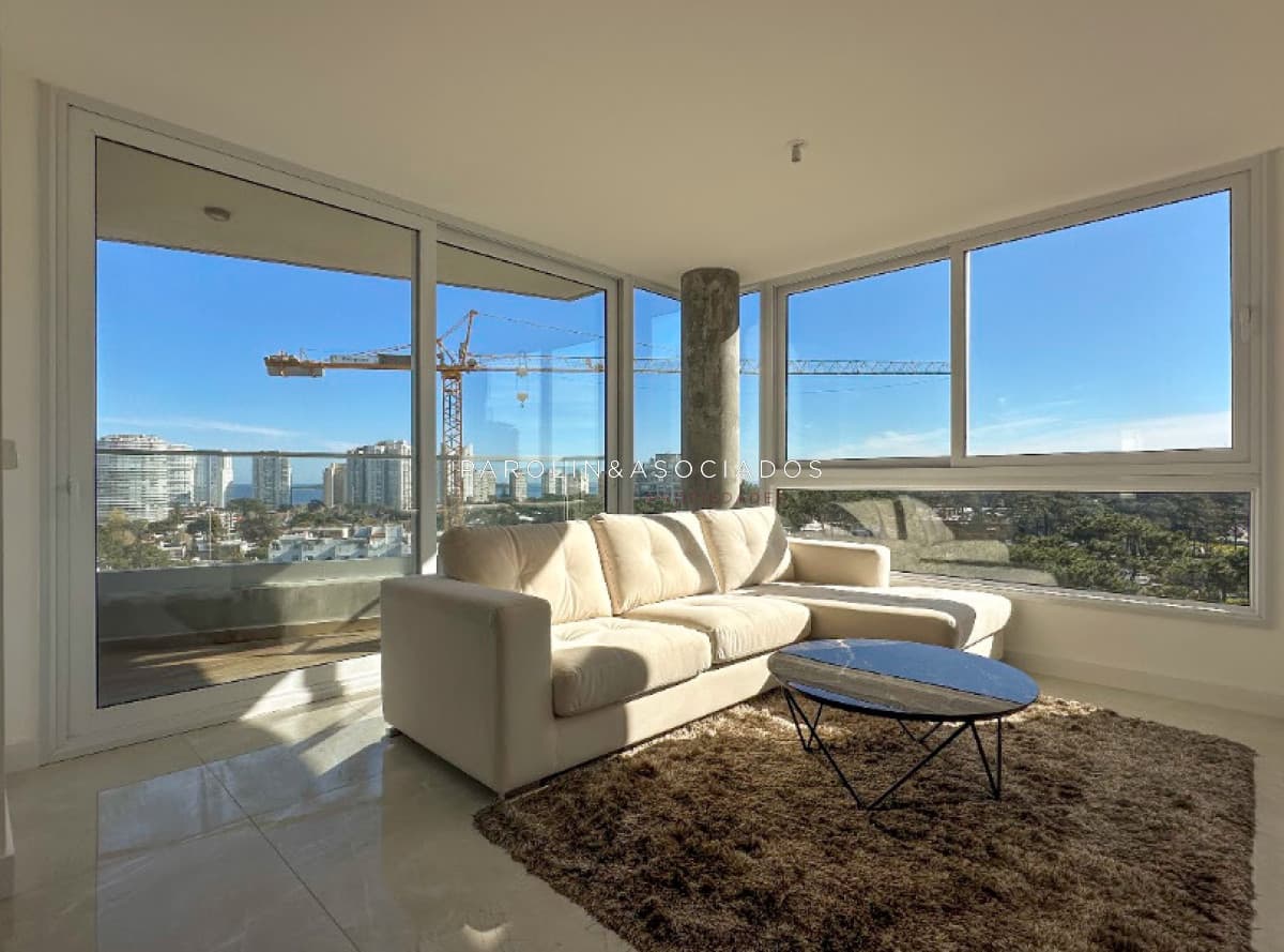 Departamento en Venta de 3 Dormitorios en edificio View ll, Punta del Este
