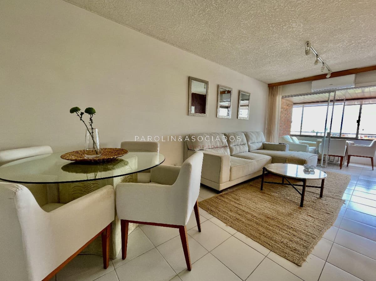 Departamento en Venta de 2 dormitorios en Playa Brava, Punta del Este