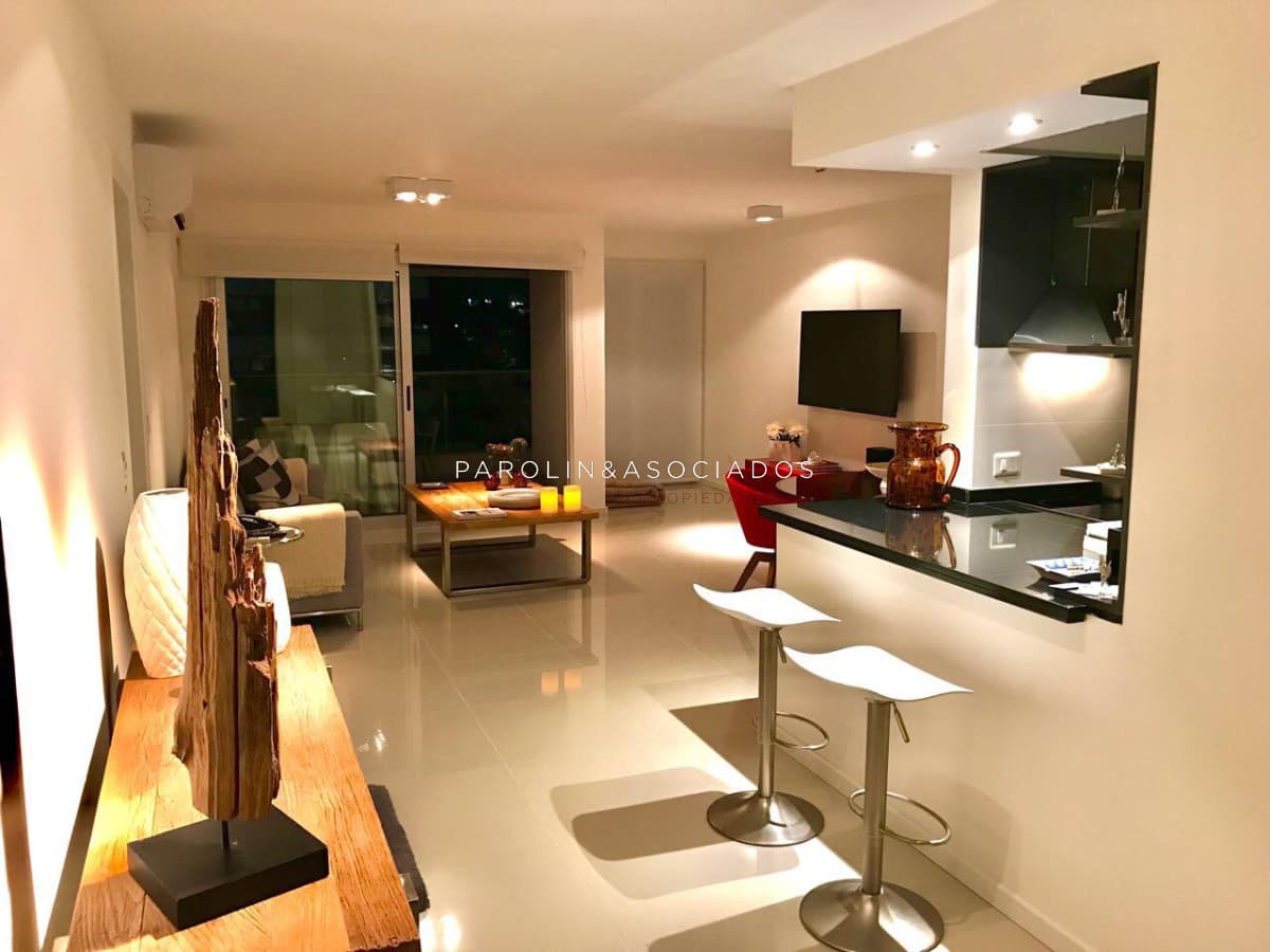 Apartamento en venta en Icon Tower, Punta del Este.