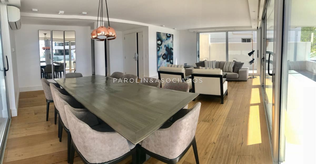 Apartamento en venta de 3 dormitorios en Mouette, Punta del Este.