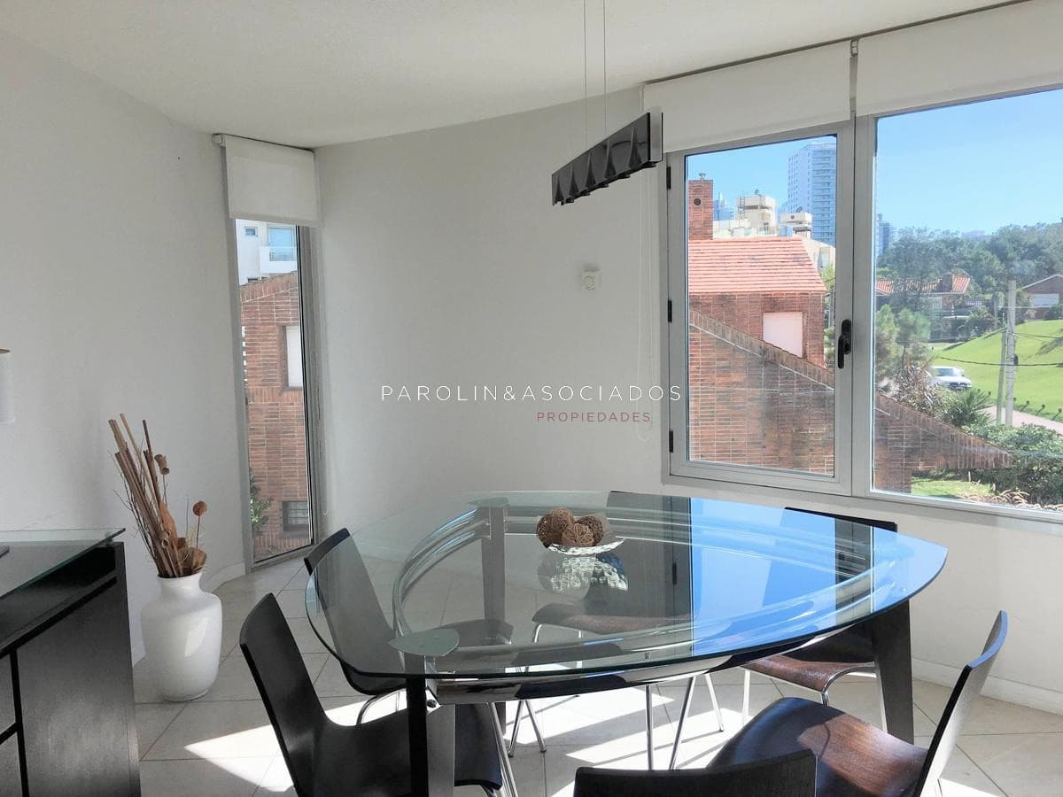 Apartamento en venta de 2 dormitorios en Brava, Punta del Este.