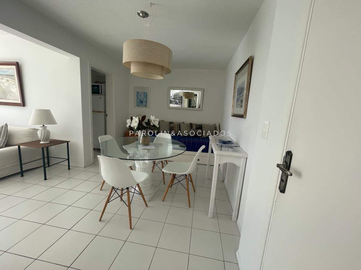 Departamento en Venta de 1 dormitorio y medio Torre Marina II, Punta del Este