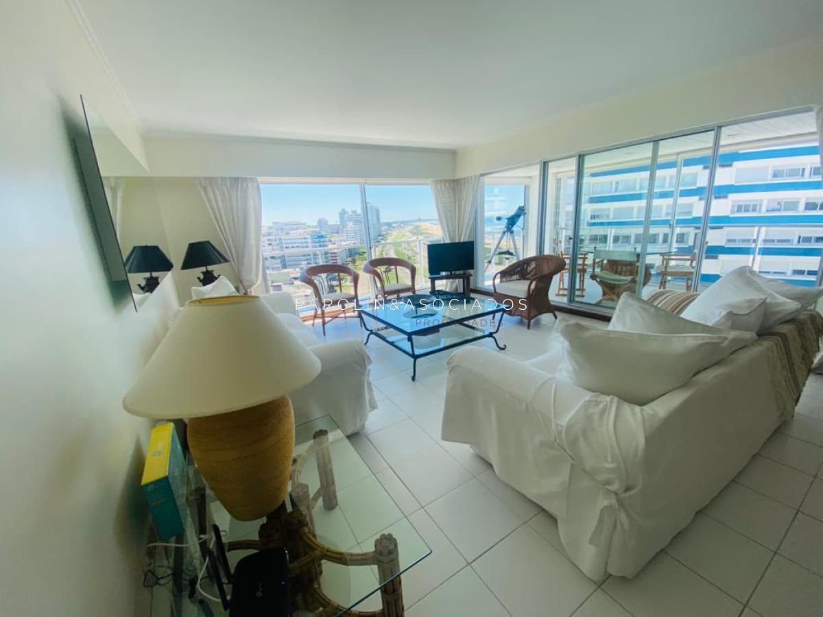 Apartamento de 3 dormitorios en Terrazas de Villa Brava, Punta del Este.
