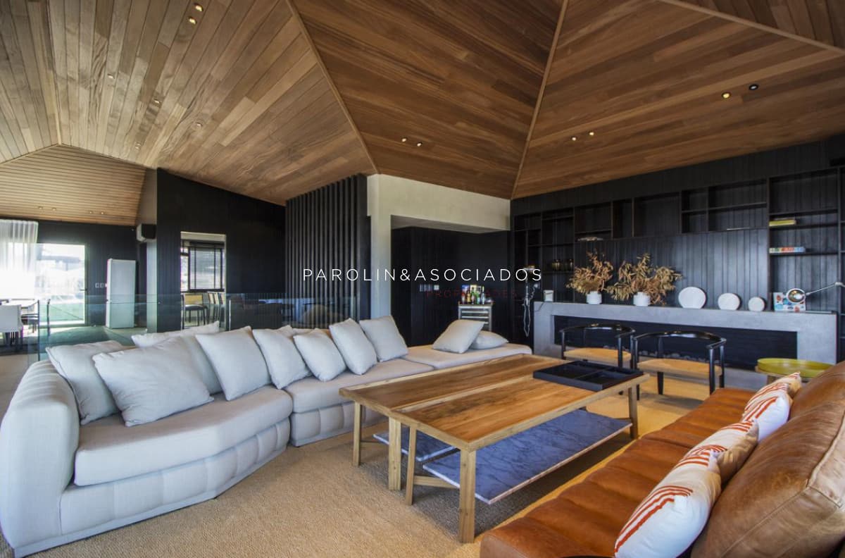 Casa de 4 Dormitorios + Dependencia en Venta en Pinar del Faro, José Ignacio