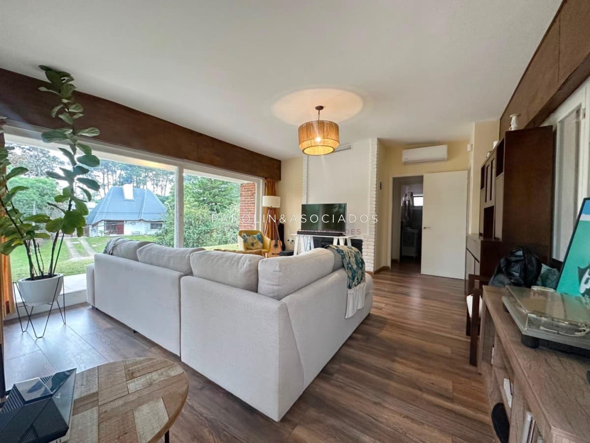 Casa en Venta de 2 Dormitorios ubicada en Pinares. Punta del Este