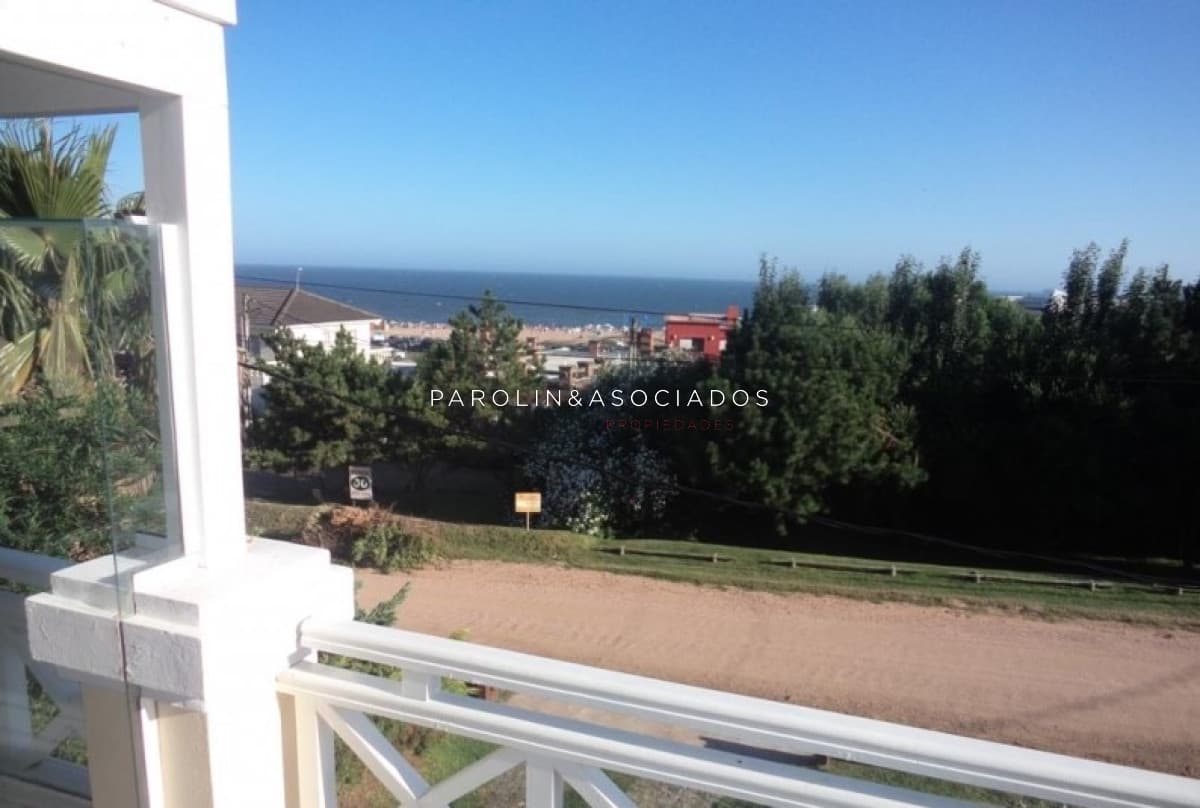 Excelente casa en venta a dos cuadras del mar, Punta del Este.