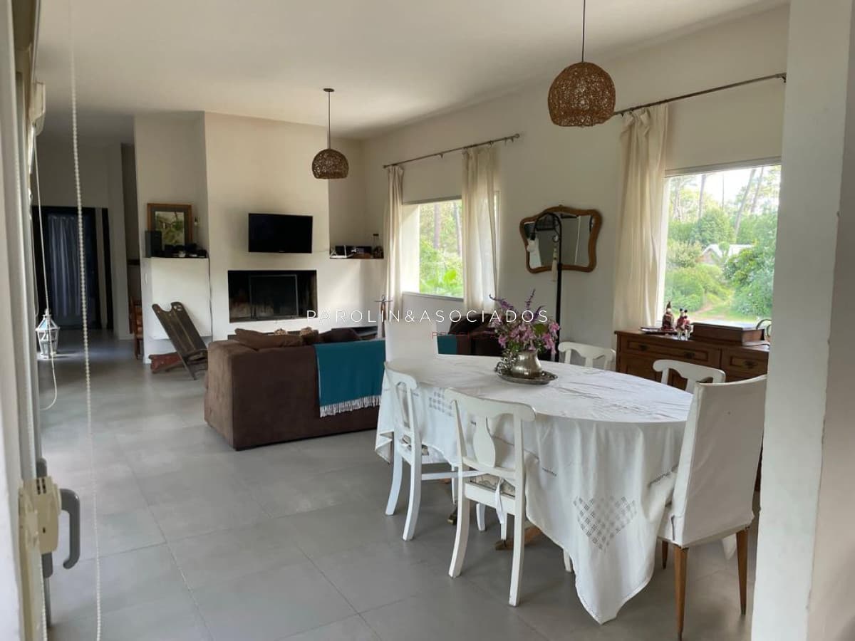 Casa en venta de 3 dormitorios en barrio cerrado La Alborada, Punta del Este.