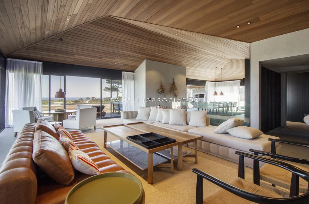 Casa de 4 Dormitorios + Dependencia en Venta en Pinar del Faro, José Ignacio