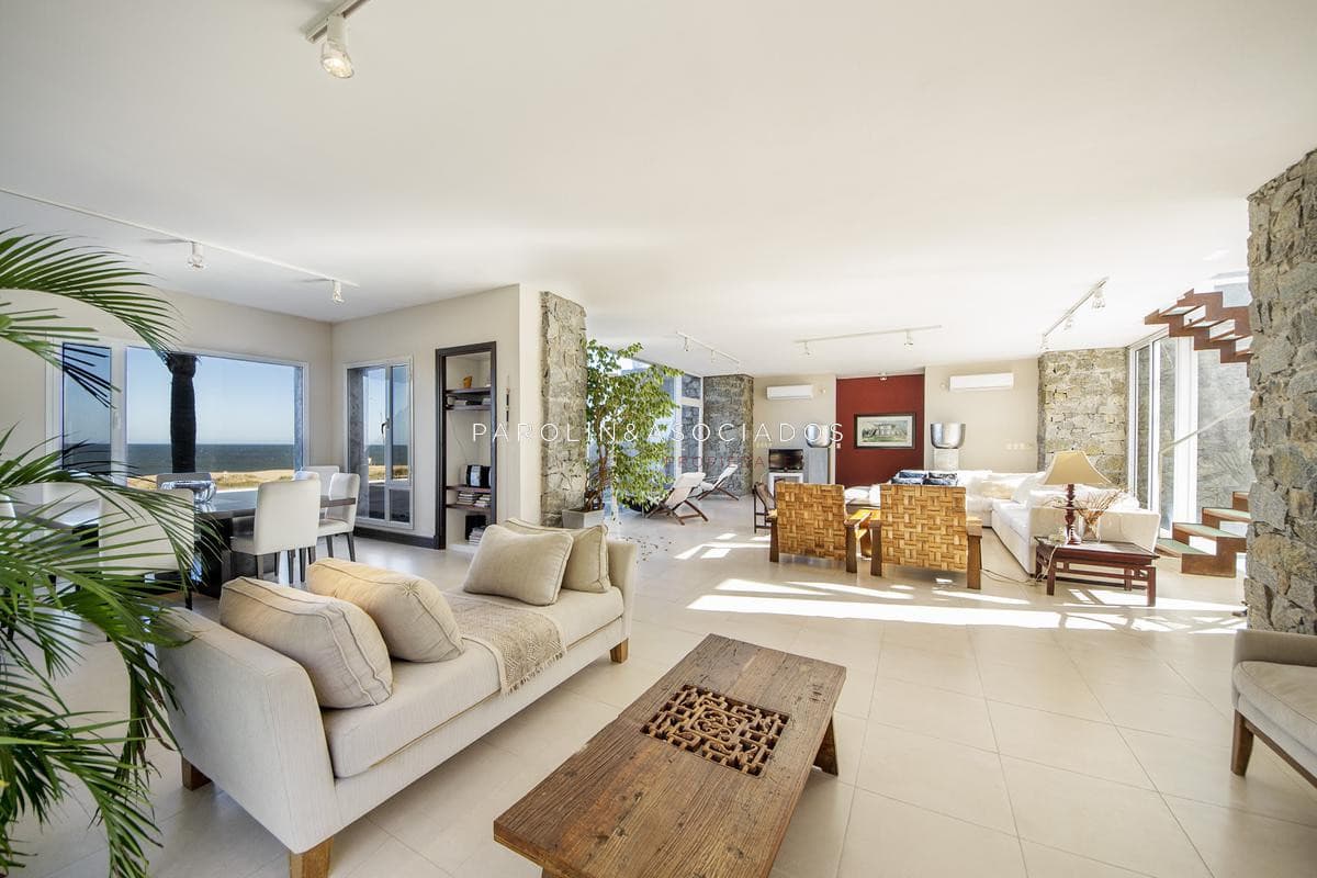 Casa en venta de 3 dormitorios en Montoya, Punta del Este.