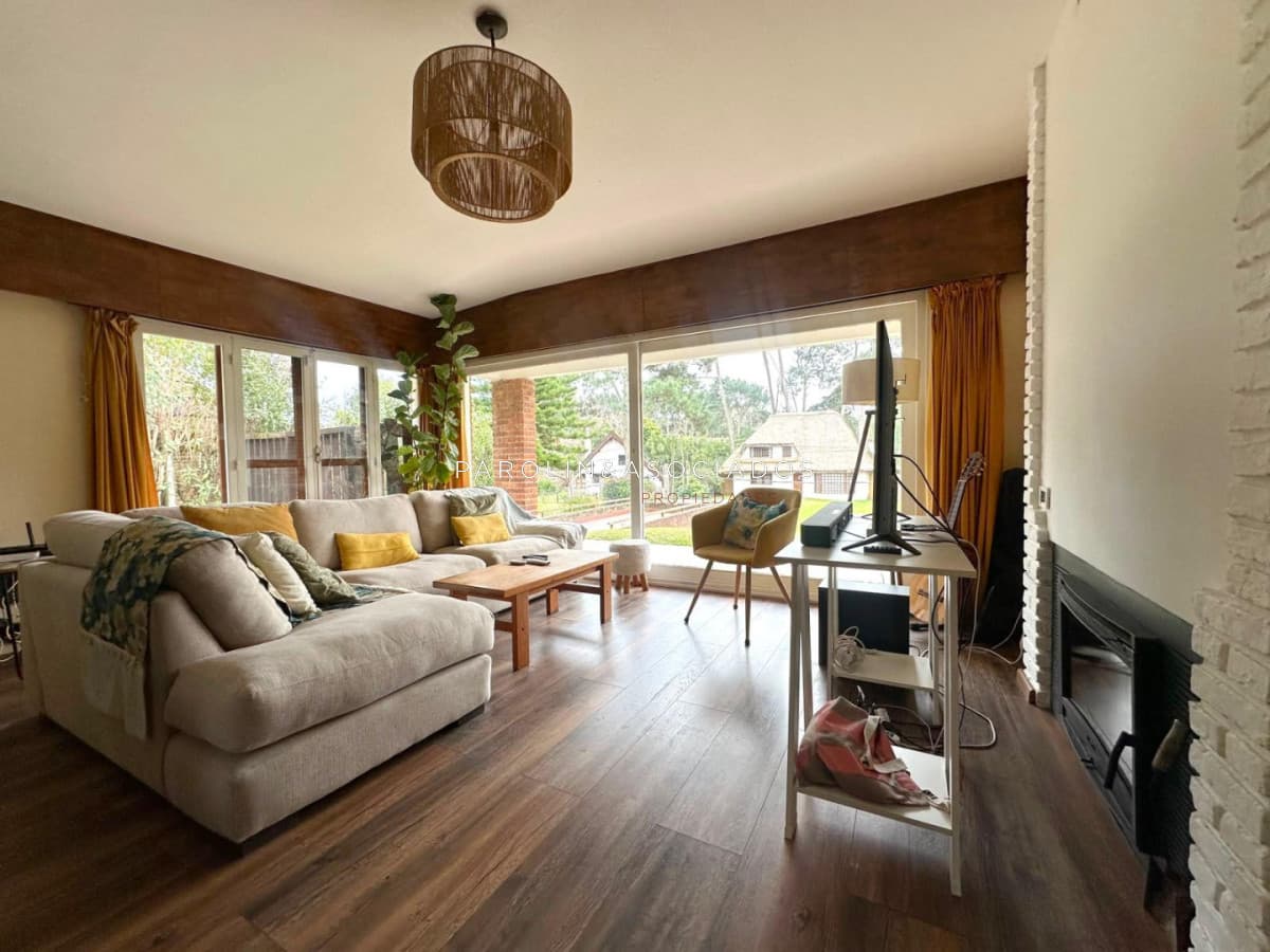 Casa en Venta de 2 Dormitorios ubicada en Pinares. Punta del Este