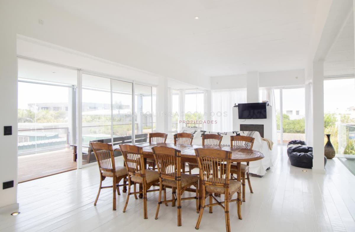 Casa en Venta de 4 Dormitorios en Club de Mar, José Ignacio