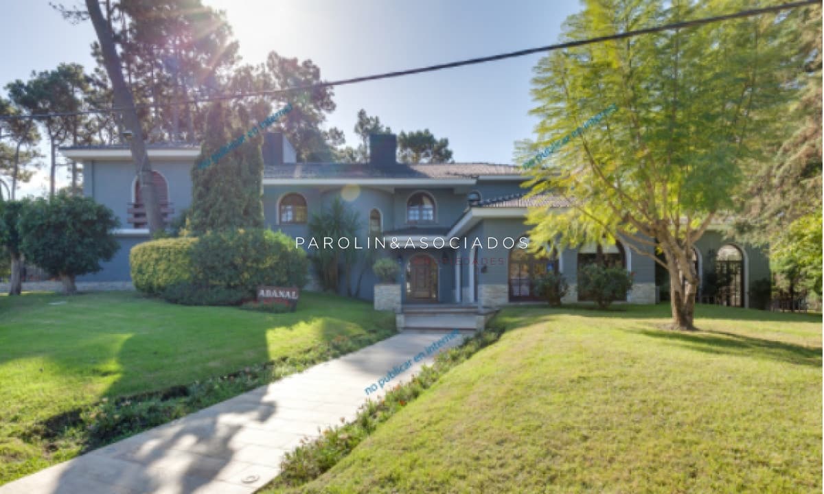 Casa en venta de 4 dormitorios en Lugano, Punta del Este.