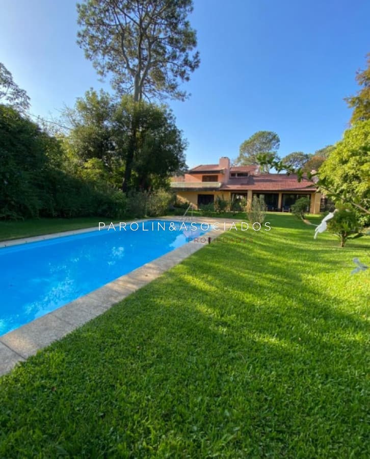 Casa en venta de 5 dormitorios en Lugano, Punta del Este.