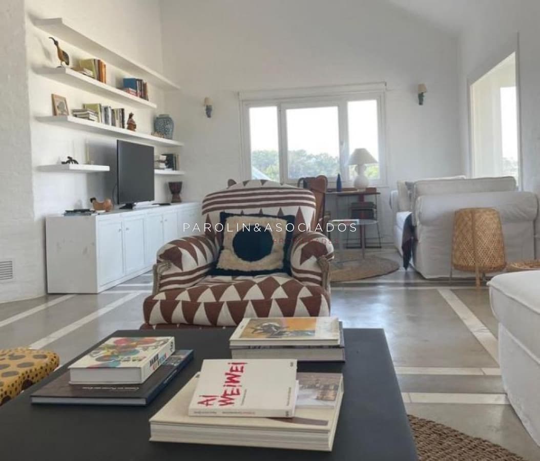 Casa en Venta de 4 Dormitorios en Laguna Blanca