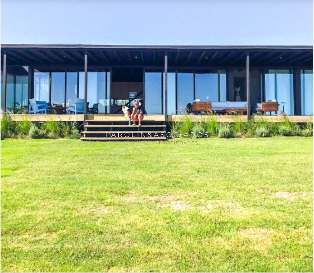 Casa en venta de 3 dormitorios en Manantiales, Punta del Este.