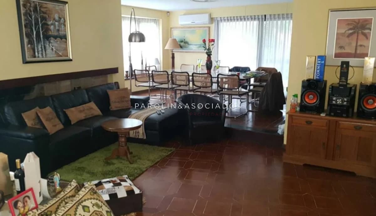 Linda casa en venta en Jardines de Cordoba, Punta del Este.