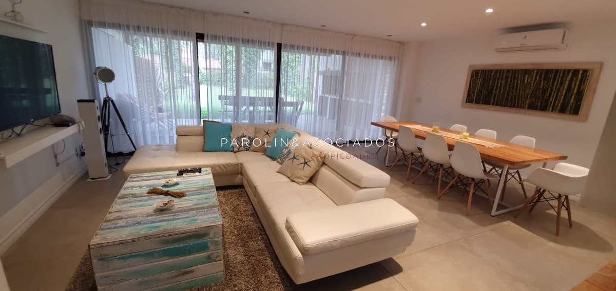 Hermosa Casa en Venta de 4 Dormitorios en Solanas Vacation Club, Punta Ballena