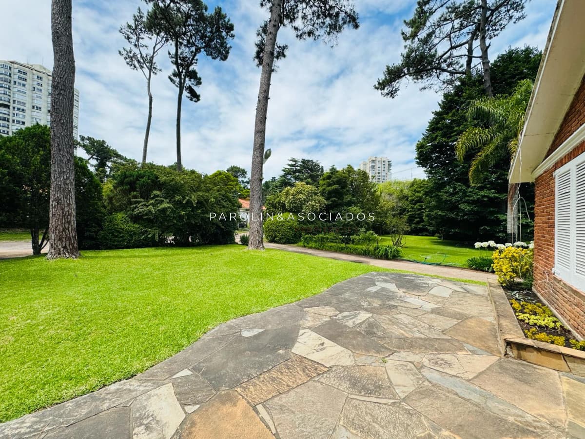 Casa en venta de 5 dormitorios en Mansa, Punta del Este.
