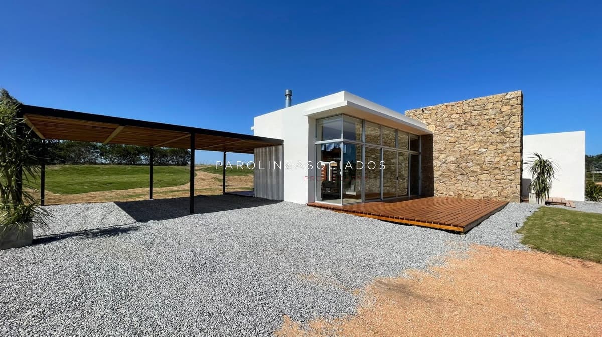 Casa en venta de 4 dormitorios en Pueblo Mío, Punta del Este.