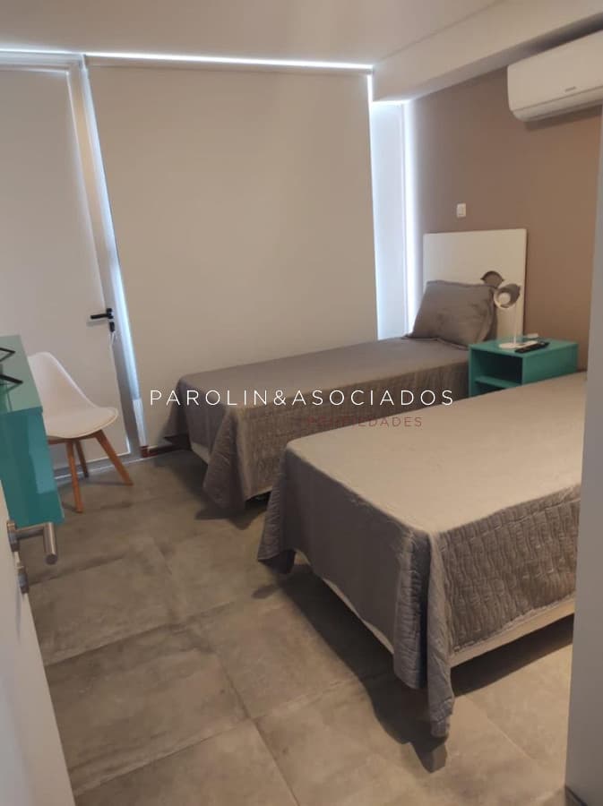 Casa en venta de 4 dormitorios en barrio privado Solanas, Punta del Este.
