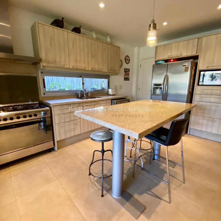 Casa en venta en barrio privado en Rincón del Indio, Punta del Este.