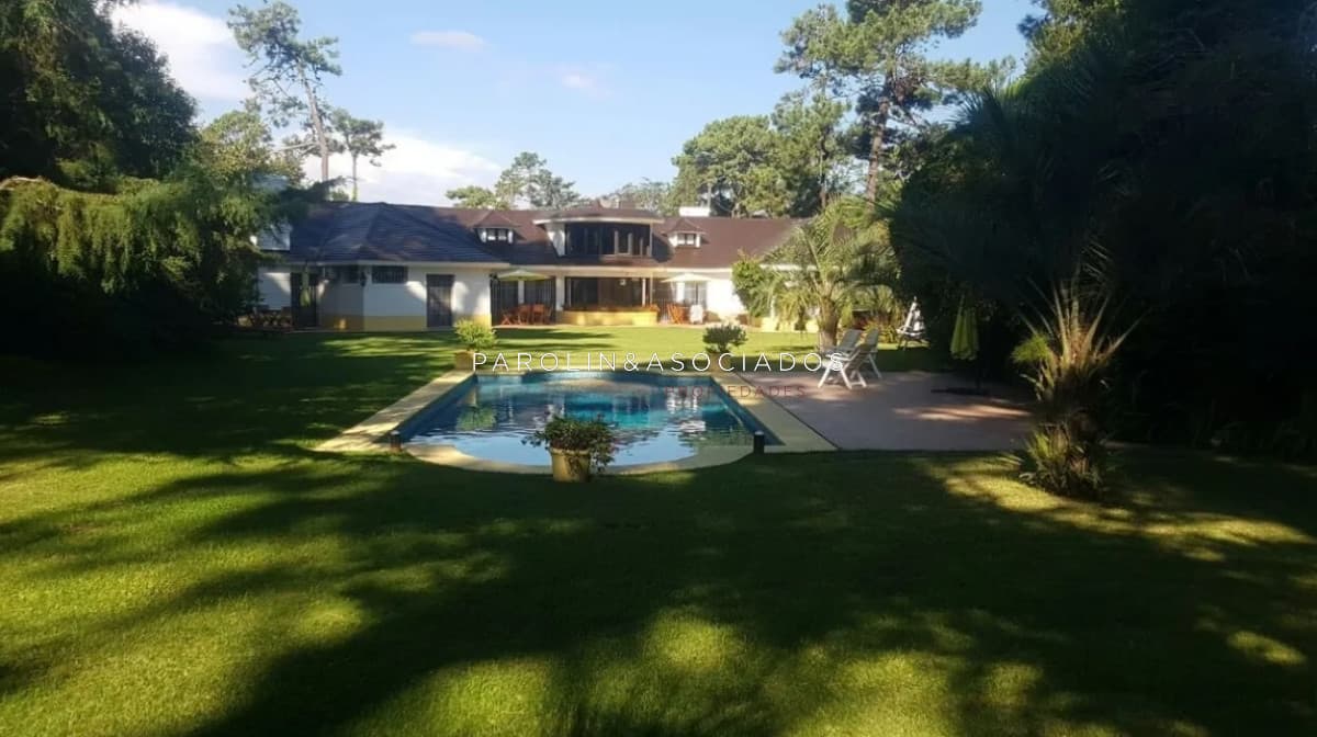 Linda casa en venta en Jardines de Cordoba, Punta del Este.