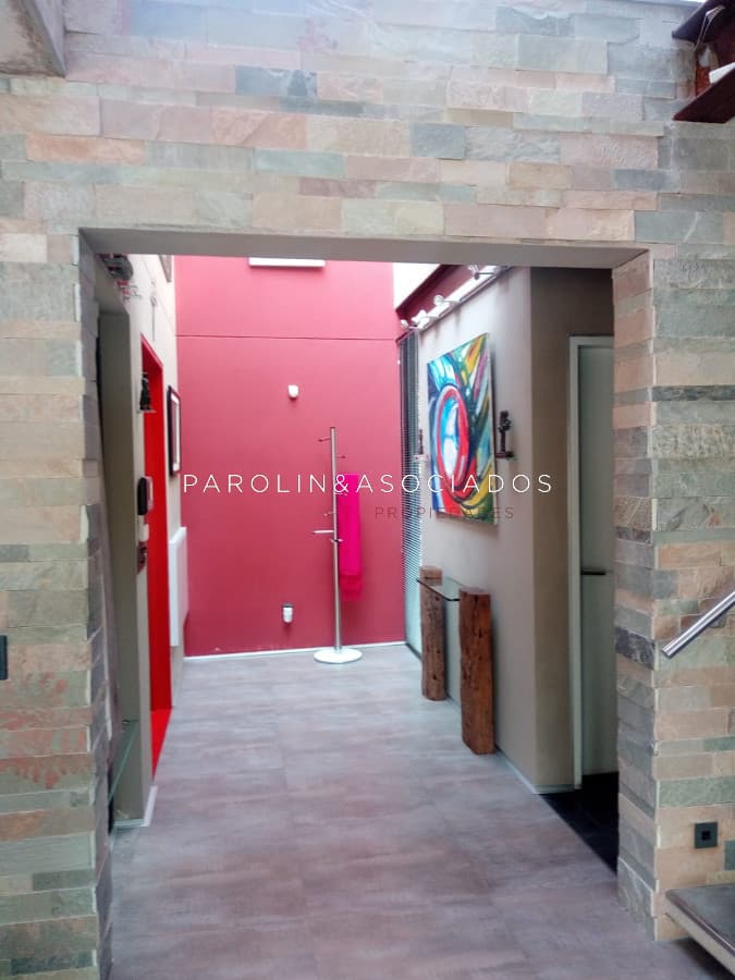 Hermosa casa en venta de 2 dormitorios en Rincón del Indio, Punta del Este.