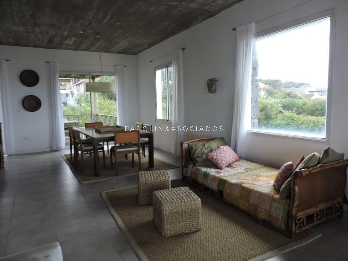 Casa en venta de 3 dormitorios en Montoya, Punta del Este.