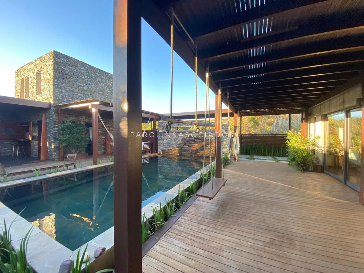 Casa en venta de 3 dormitorios en Punta Piedras, Punta del Este.