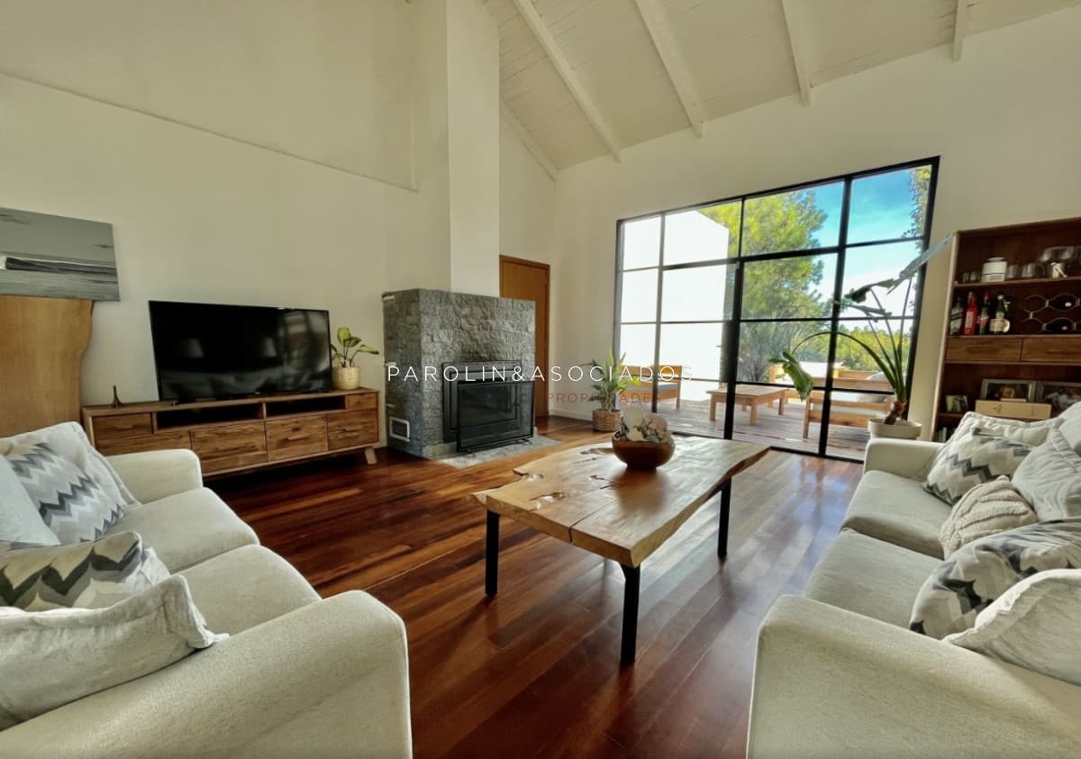 Casa en venta de 4 dormitorios en el Tesoro, La Barra.