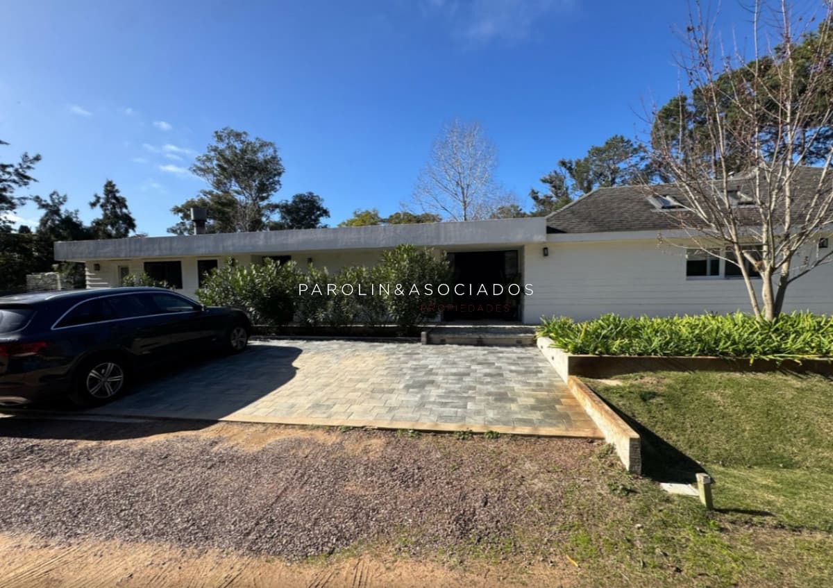 Casa de 5 Dormitorios en Laguna Blanca, La Barra