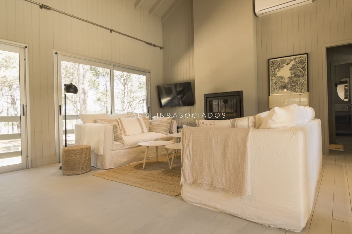 Casa en venta de 4 dormitorio en Pinar del Faro, Punta del Este.