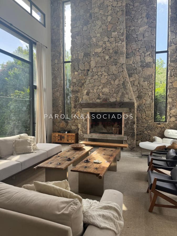 Casa en venta de 4 dormitorios en La Arbolada, Punta del Este.