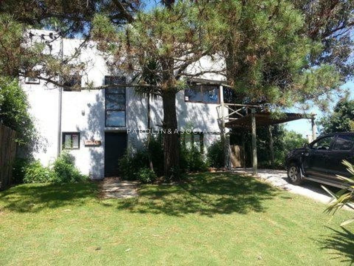 Casa en Venta de 3 Dormitorios en La Barra, Punta del Este