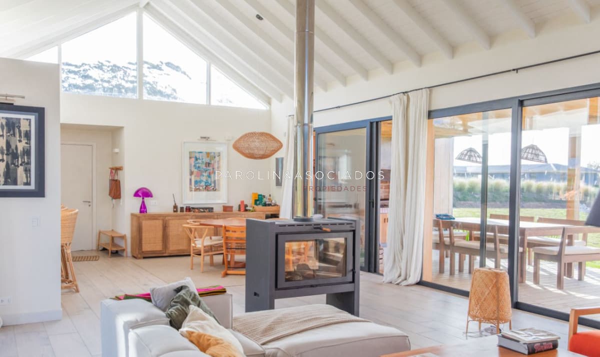 Casa en Venta de 4 Dormitorios en Pueblo Mio, Punta del Este