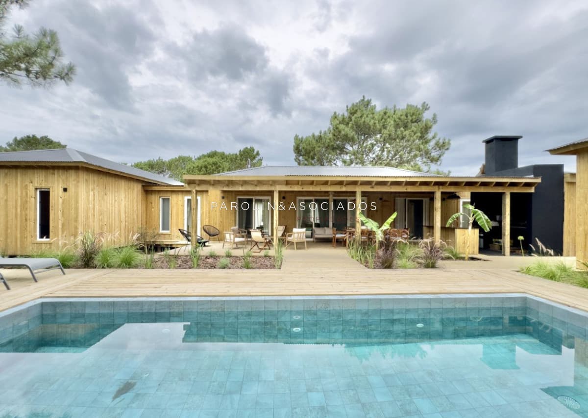 Casa en Venta de 4 Dormitorios en Arenas de José Ignacio