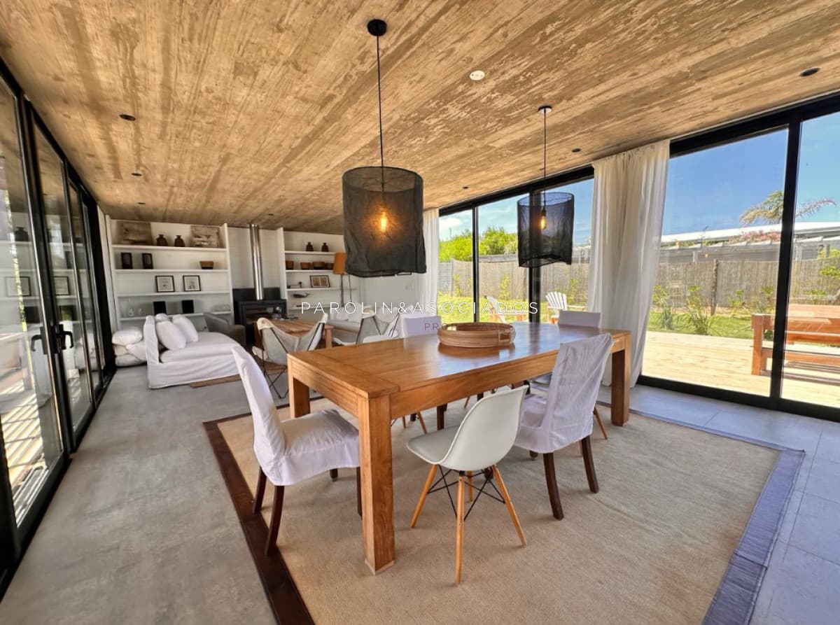 Casa en Venta de 4 Dormitorios en Club del Mar, José Ignacio