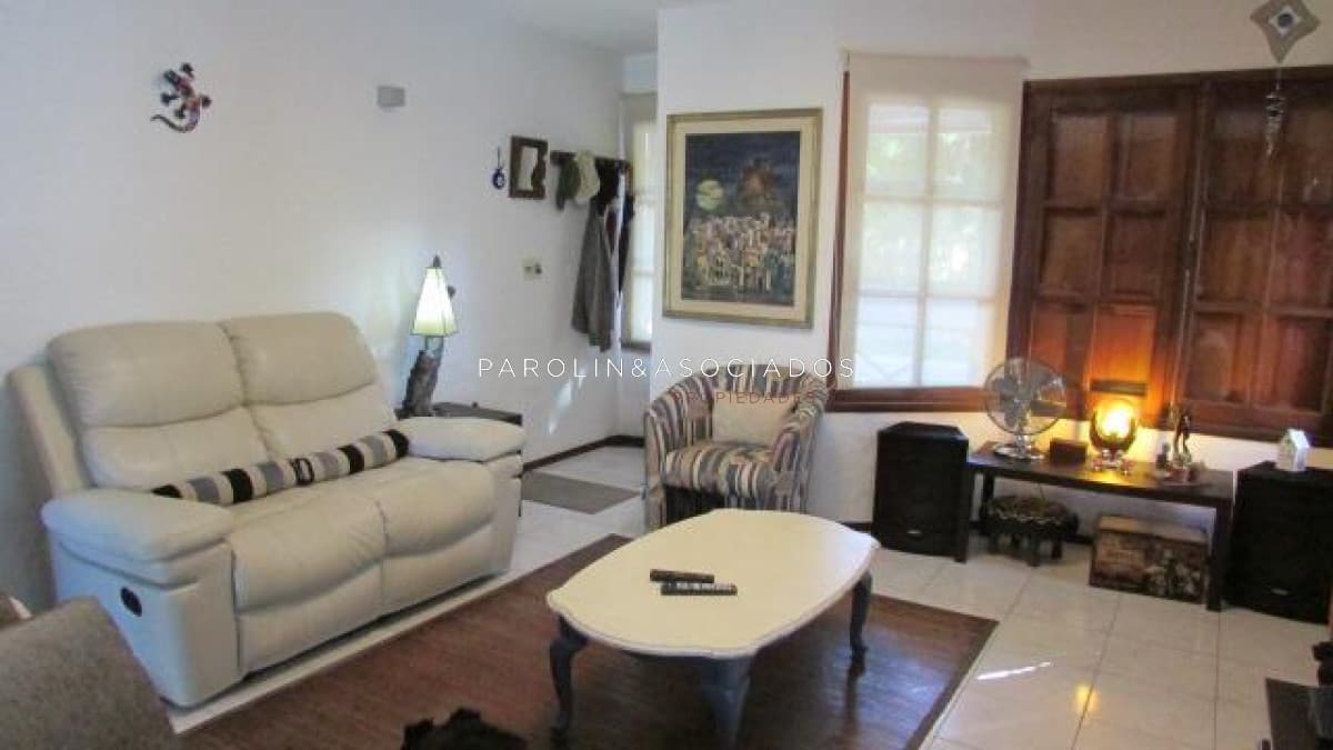 Casa en venta de 4 dormitorios en Jardines de Córdoba, Punta del Este.