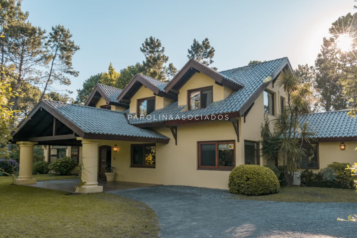 Casa en Burnnett de 4 dormitorios en venta, Burnett, OPORTUNIDAD!!!