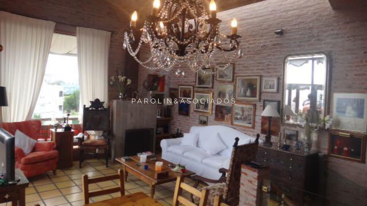 Casa en venta de 4 dormitorios en Manantiales, Punta del Este.