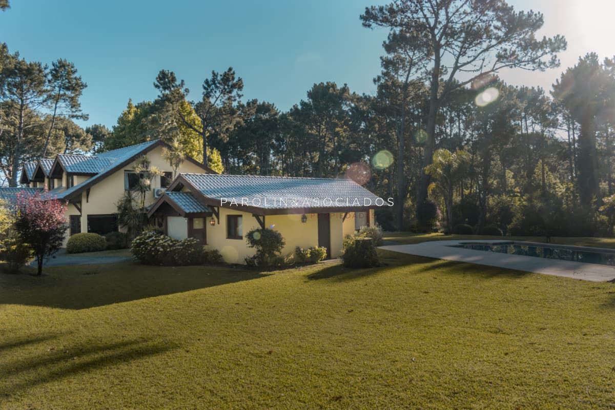 Casa en Burnnett de 4 dormitorios en venta, Burnett, OPORTUNIDAD!!!
