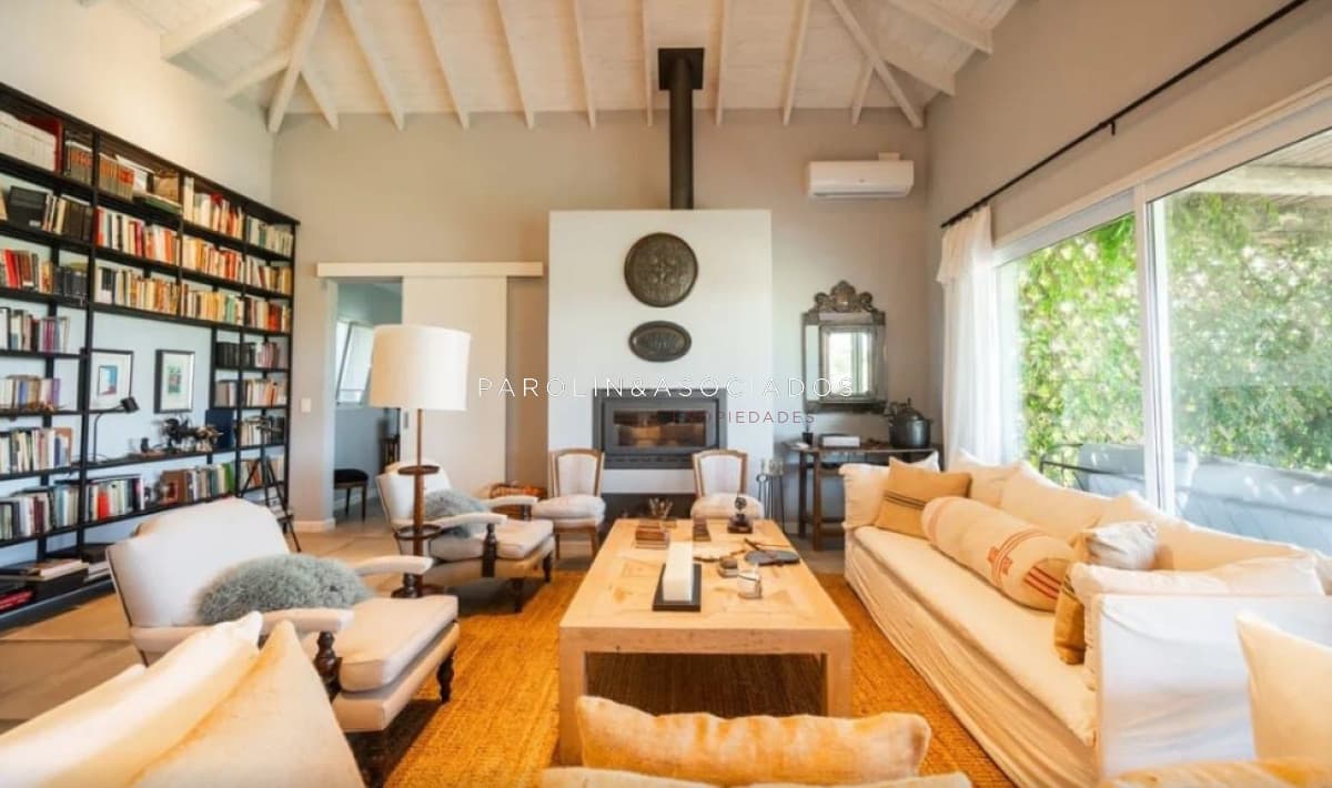 Casa en Venta de 4 Dormitorios en Pueblo Mio , Manantiales