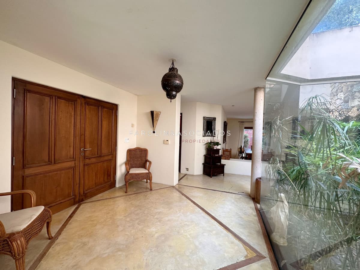 Hermosa propiedad en venta de 4 dormitorios en zona Lugano, Punta del Este.