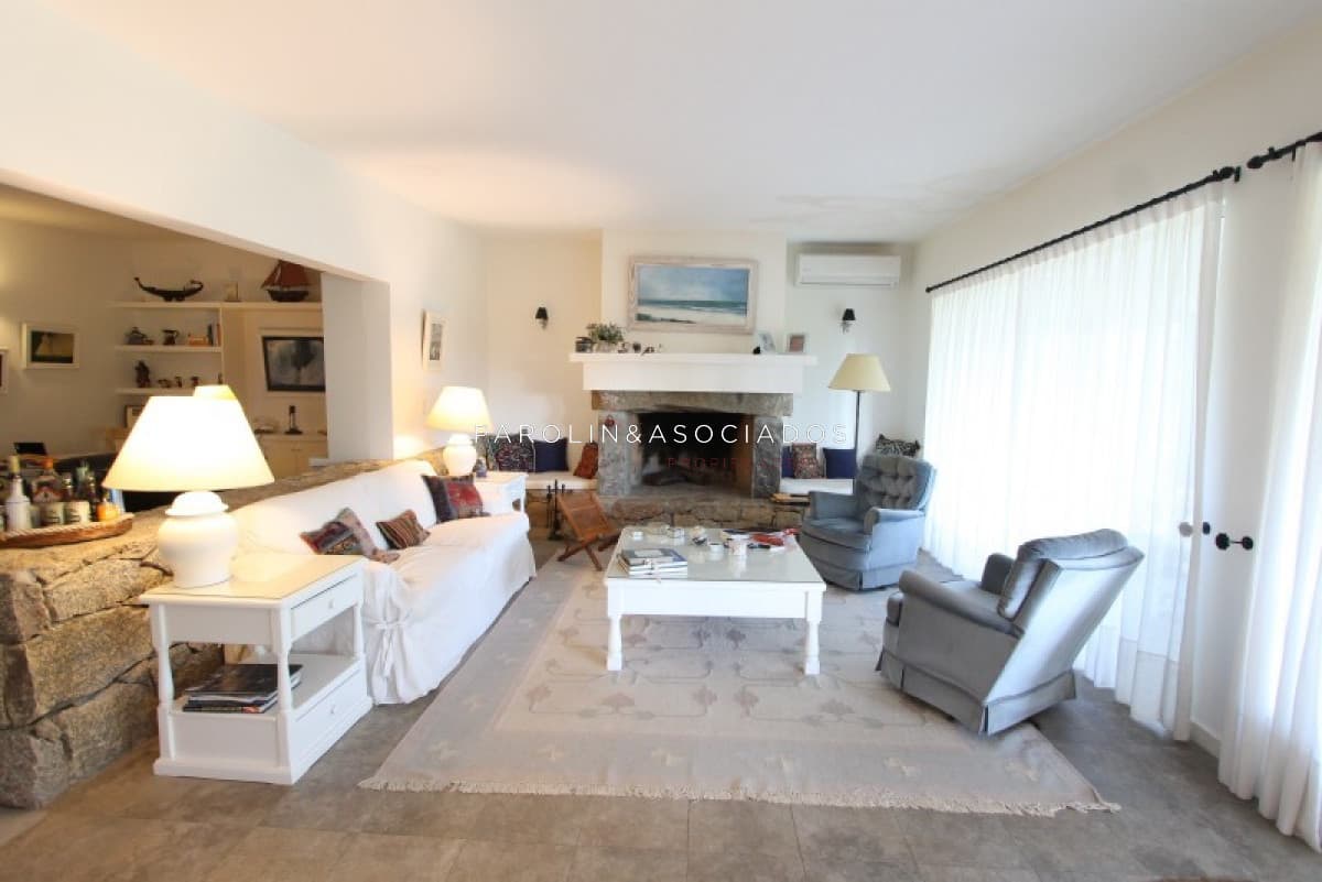 Casa en venta de 2 dormitorios en La Arbolada, Punta del Este.
