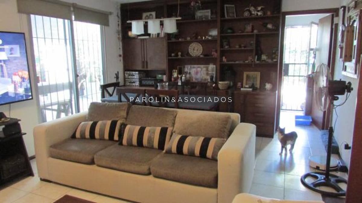 Casa en venta de 4 dormitorios en Jardines de Córdoba, Punta del Este.