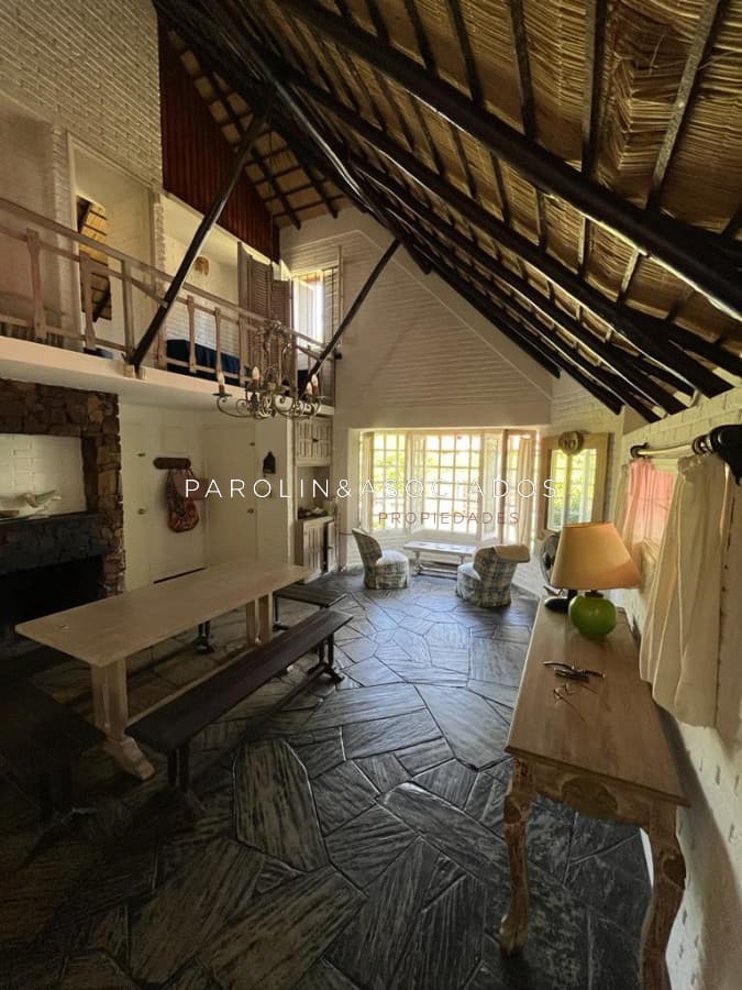 Casa en venta de 3 dormitorios en Pinares, Punta del Este.